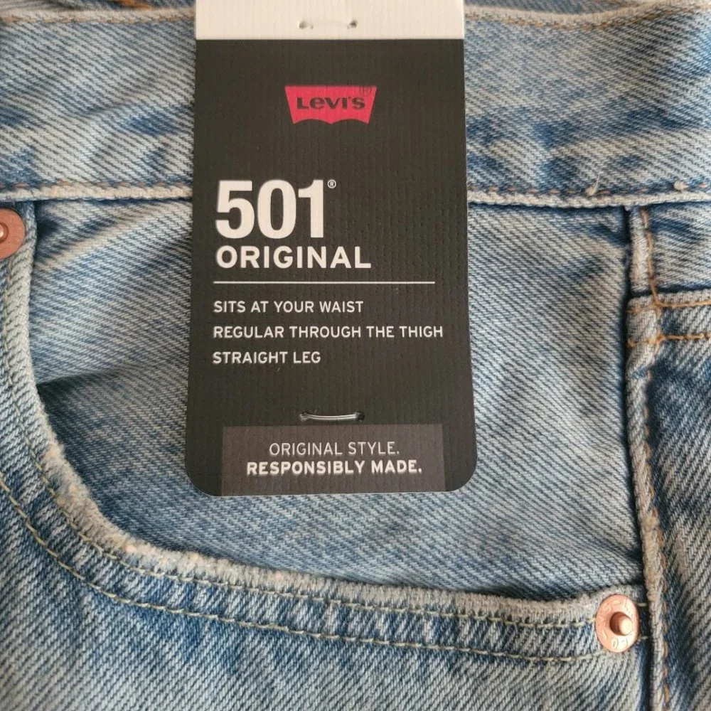 💯 % Authentic Levi’s Jeans 👖 - Picture 6 of 7